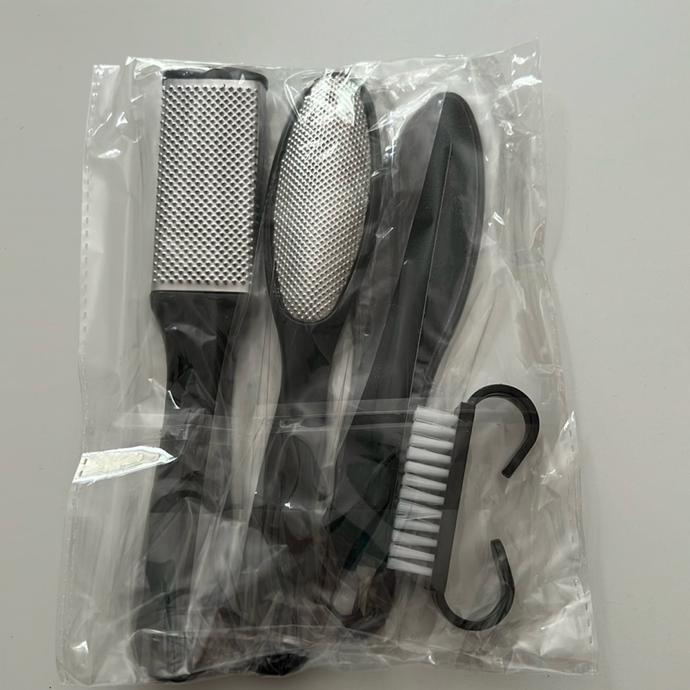 NWOT, Woman’s callus Remover. Set of 6 Pieces.